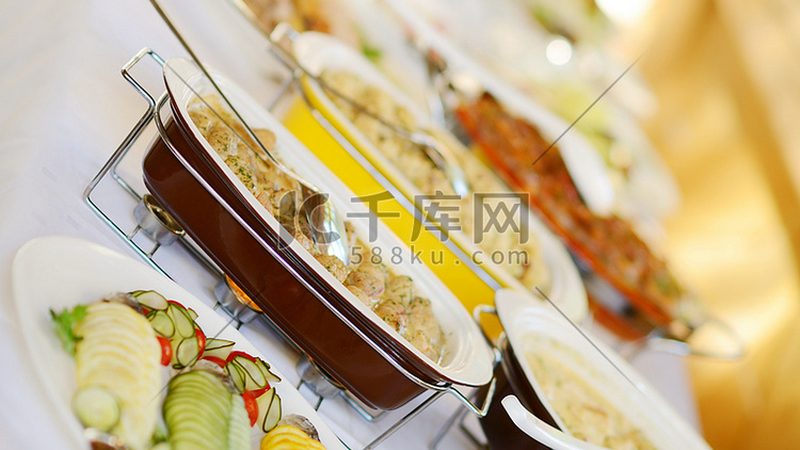 行业现状：零食市场繁荣，品牌代理需谨慎