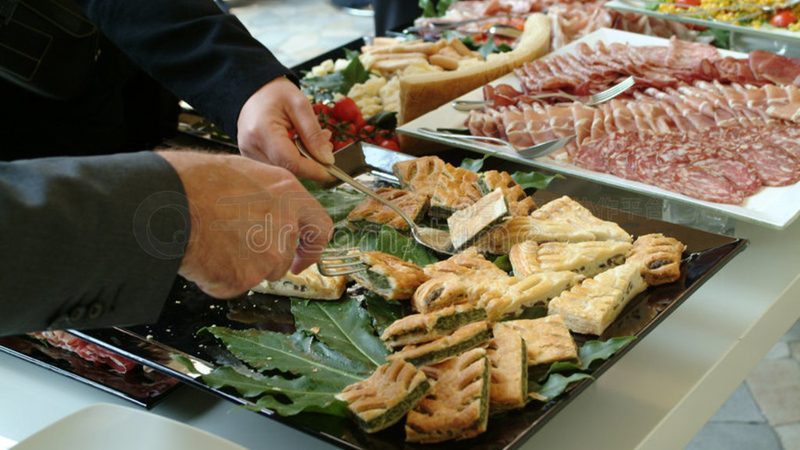 社区团购食材配送模式：揭秘其优势与挑战